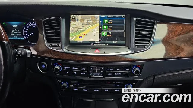 Hyundai Equus 2013 — фото 14
