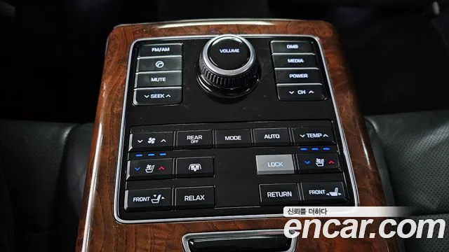 Hyundai Equus 2013 — фото 19