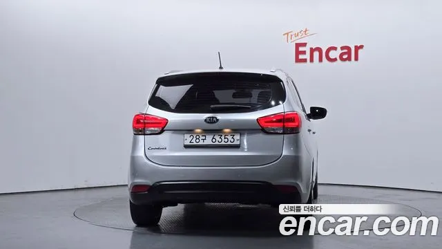 Kia Carens 2015 — фото 4