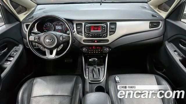 Kia Carens 2015 — фото 10