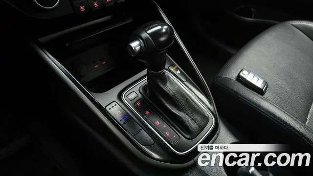 Kia Carens 2015 — фото 12