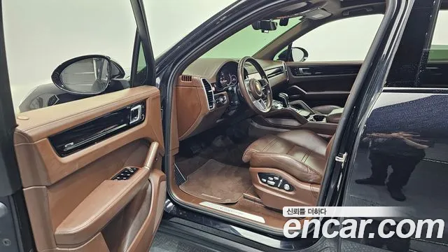 Porsche Cayenne 2020 — фото 13