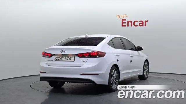 Hyundai AVANTE 2018 — фото 2