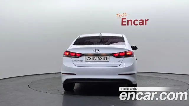 Hyundai AVANTE 2018 — фото 4