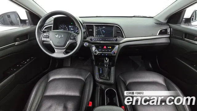 Hyundai AVANTE 2018 — фото 7