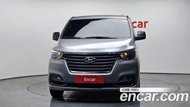 Hyundai Starex 2021 — фото 3