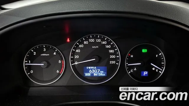 Hyundai Starex 2021 — фото 8