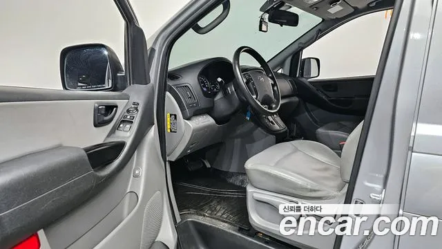 Hyundai Starex 2021 — фото 10