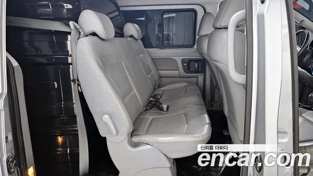 Hyundai Starex 2021 — фото 11