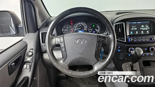 Hyundai Starex 2021 — фото 12