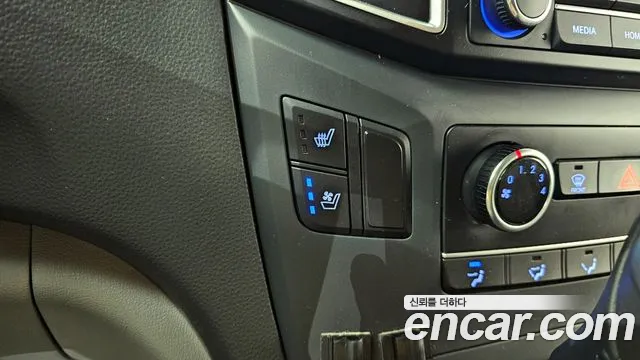Hyundai Starex 2021 — фото 19
