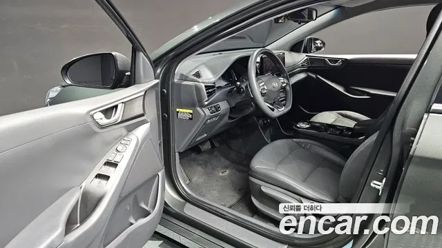 Hyundai Ioniq 2020 — фото 11