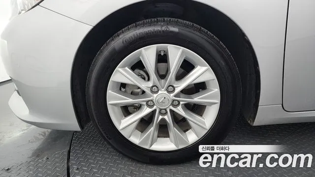 Lexus ES 2014 — фото 5