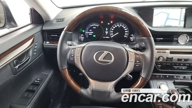 Lexus ES 2014 — фото 14