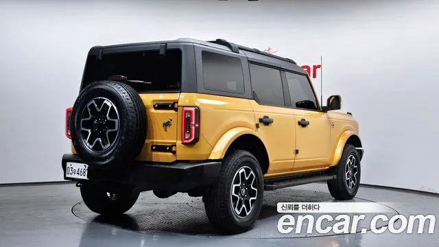 Ford Bronco 2022 — фото 2