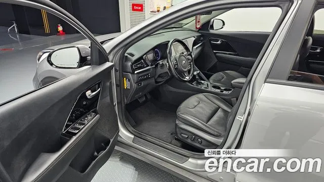 Kia Niro 2020 — фото 10