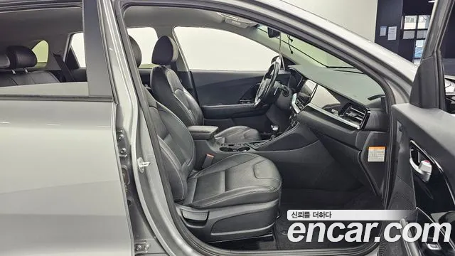 Kia Niro 2020 — фото 11