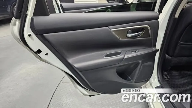 Nissan Altima 2016 — фото 14