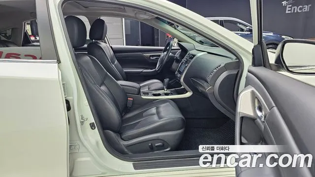 Nissan Altima 2016 — фото 15