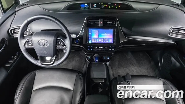 Toyota Prius 2022 — фото 10