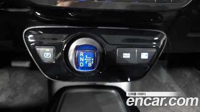 Toyota Prius 2022 — фото 12