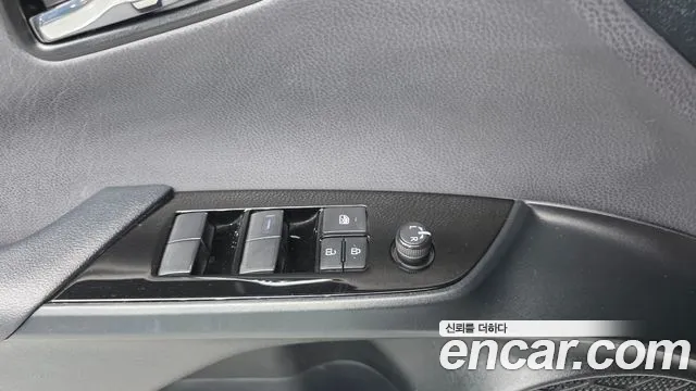 Toyota Prius 2022 — фото 17
