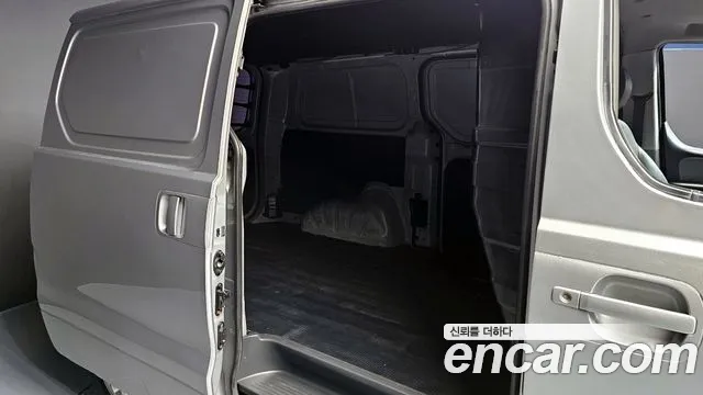 Hyundai Starex 2015 — фото 17
