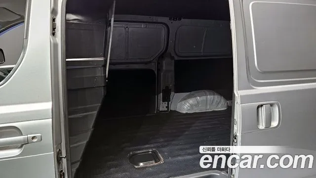 Hyundai Starex 2015 — фото 18
