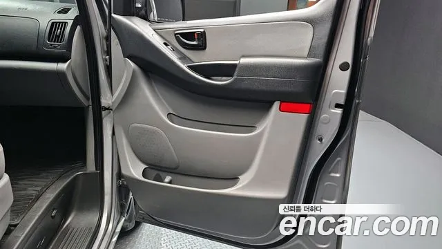 Hyundai Starex 2015 — фото 15