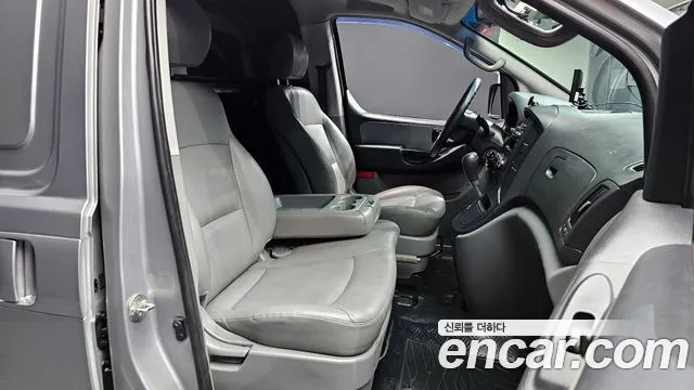 Hyundai Starex 2015 — фото 16
