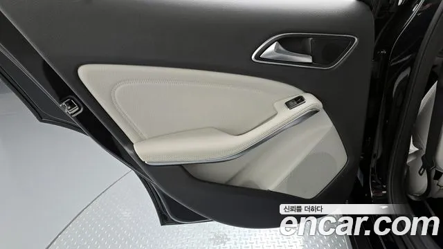 Mercedes-Benz GLA-Class 2019 — фото 15