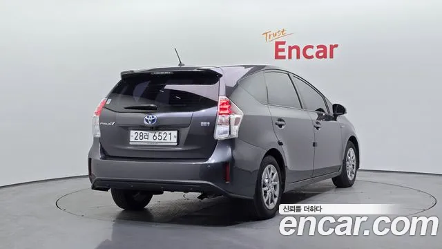 Toyota Prius 2017 — фото 2