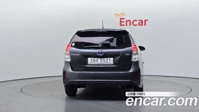 Toyota Prius 2017 — фото 4