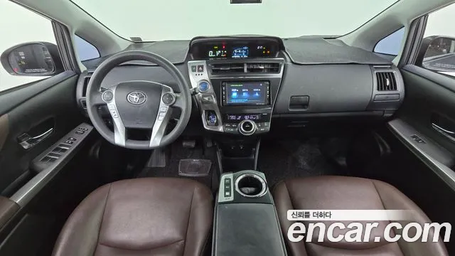 Toyota Prius 2017 — фото 10