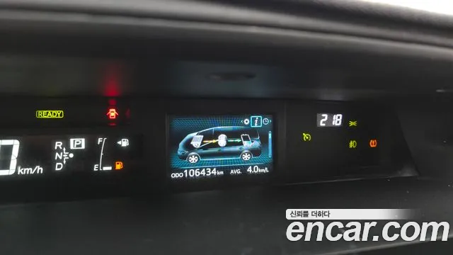 Toyota Prius 2017 — фото 11