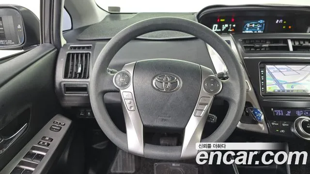 Toyota Prius 2017 — фото 18