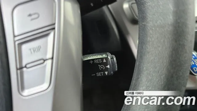 Toyota Prius 2017 — фото 19