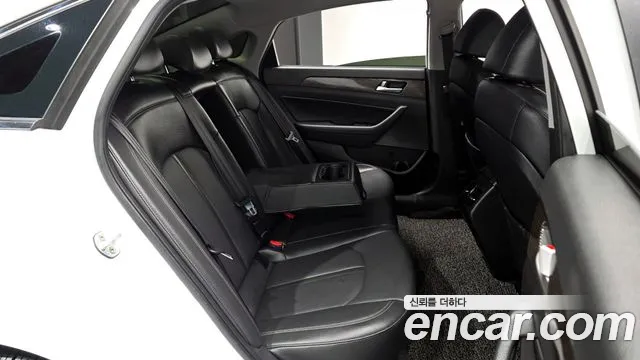 Hyundai Sonata 2018 — фото 11