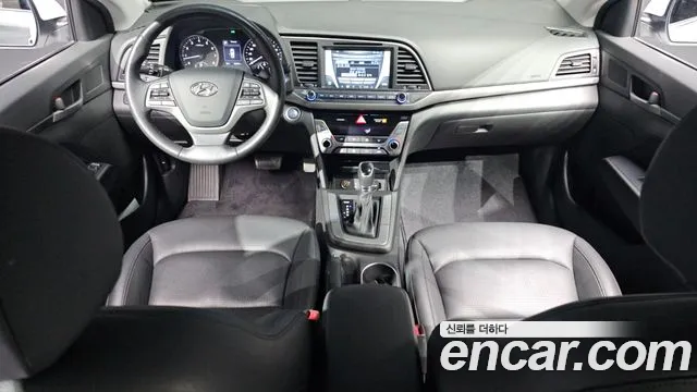 Hyundai AVANTE 2016 — фото 10