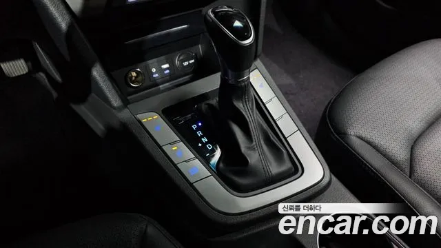 Hyundai AVANTE 2016 — фото 12