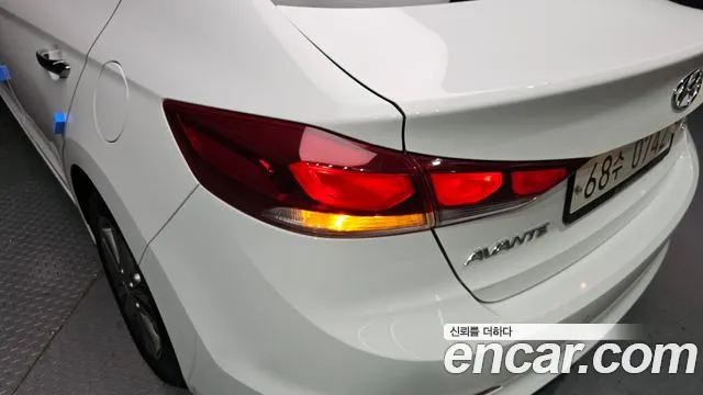 Hyundai AVANTE 2016 — фото 9