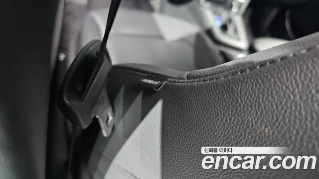 Hyundai AVANTE 2016 — фото 16