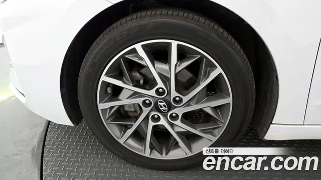 Hyundai AVANTE 2019 — фото 4
