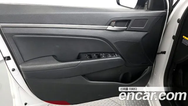 Hyundai AVANTE 2019 — фото 13
