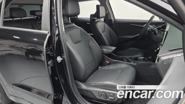 Kia Niro 2024 — фото 16