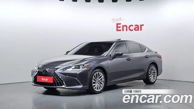 Lexus ES 2023 — фото 1