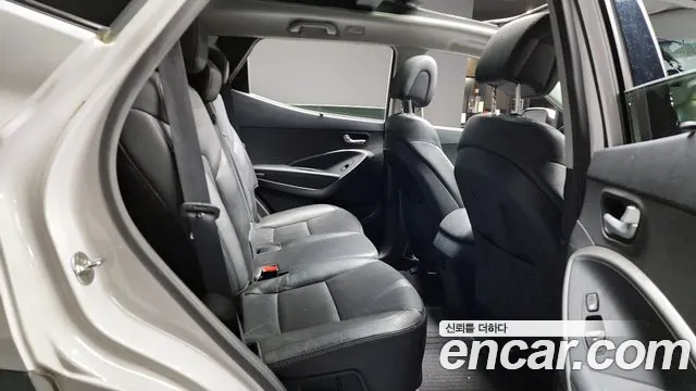Hyundai Santafe 2017 — фото 10