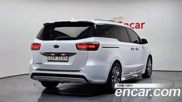 Kia Canival 2018 — фото 2