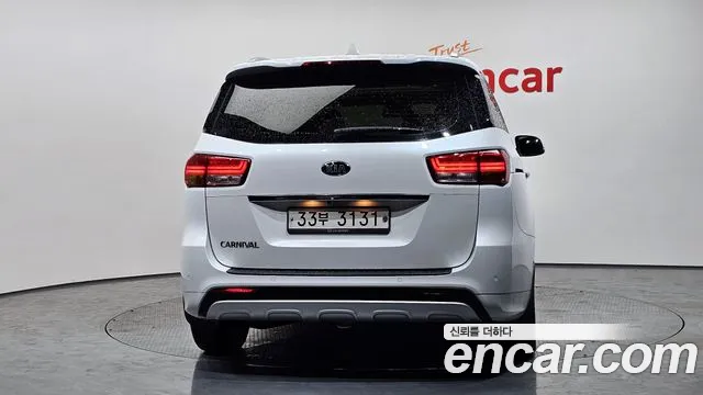Kia Canival 2018 — фото 4