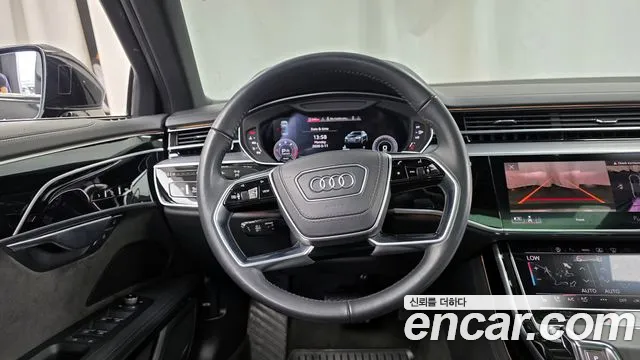 Audi A8 2021 — фото 19